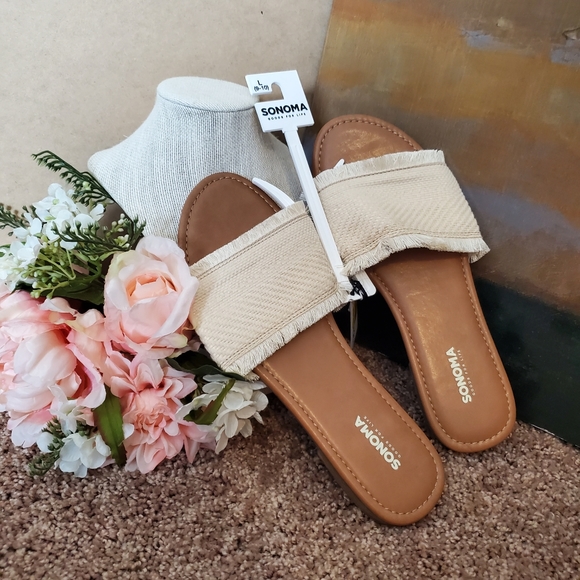 Sonoma Shoes - 2/$20 NWT Sonoma Cream Fringe Sandals